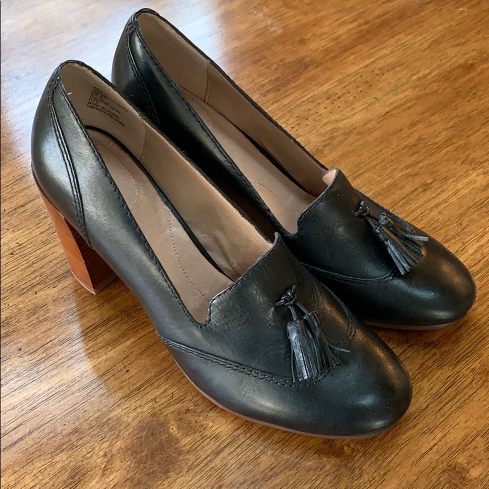 Lands’ End oxford leather tassel heels. Sz 8.